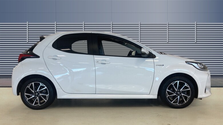 Toyota Yaris 1.5 Hybrid Design 5dr CVT Hybrid Hatchback